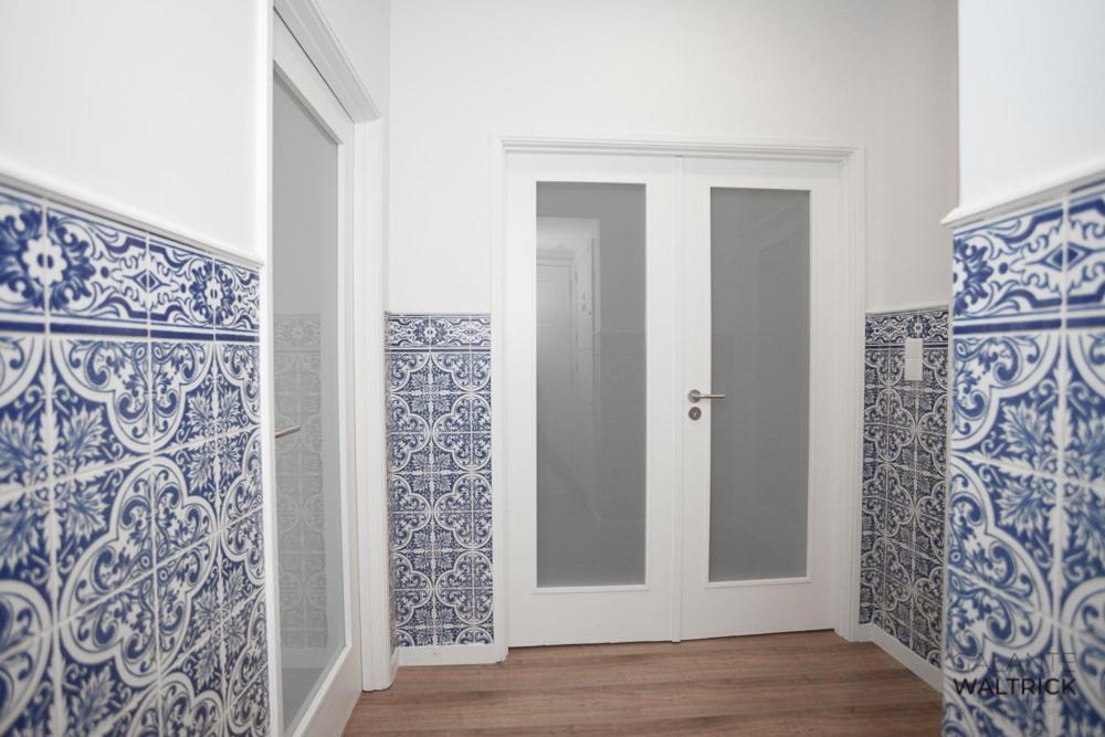 Downtown 3 Bedroom With Balcony - Quiet Street - Family Friendly - Groups Porto Buitenkant foto