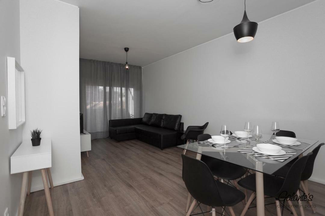 Downtown 3 Bedroom With Balcony - Quiet Street - Family Friendly - Groups Porto Buitenkant foto