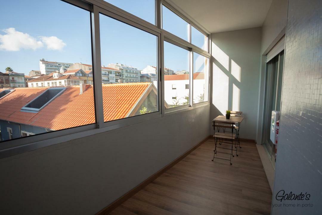 Downtown 3 Bedroom With Balcony - Quiet Street - Family Friendly - Groups Porto Buitenkant foto